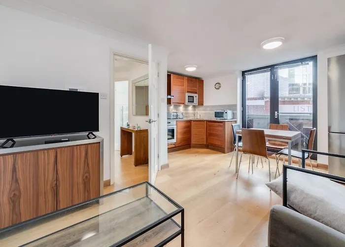 Chic High Barbican Apt - Heart Of London